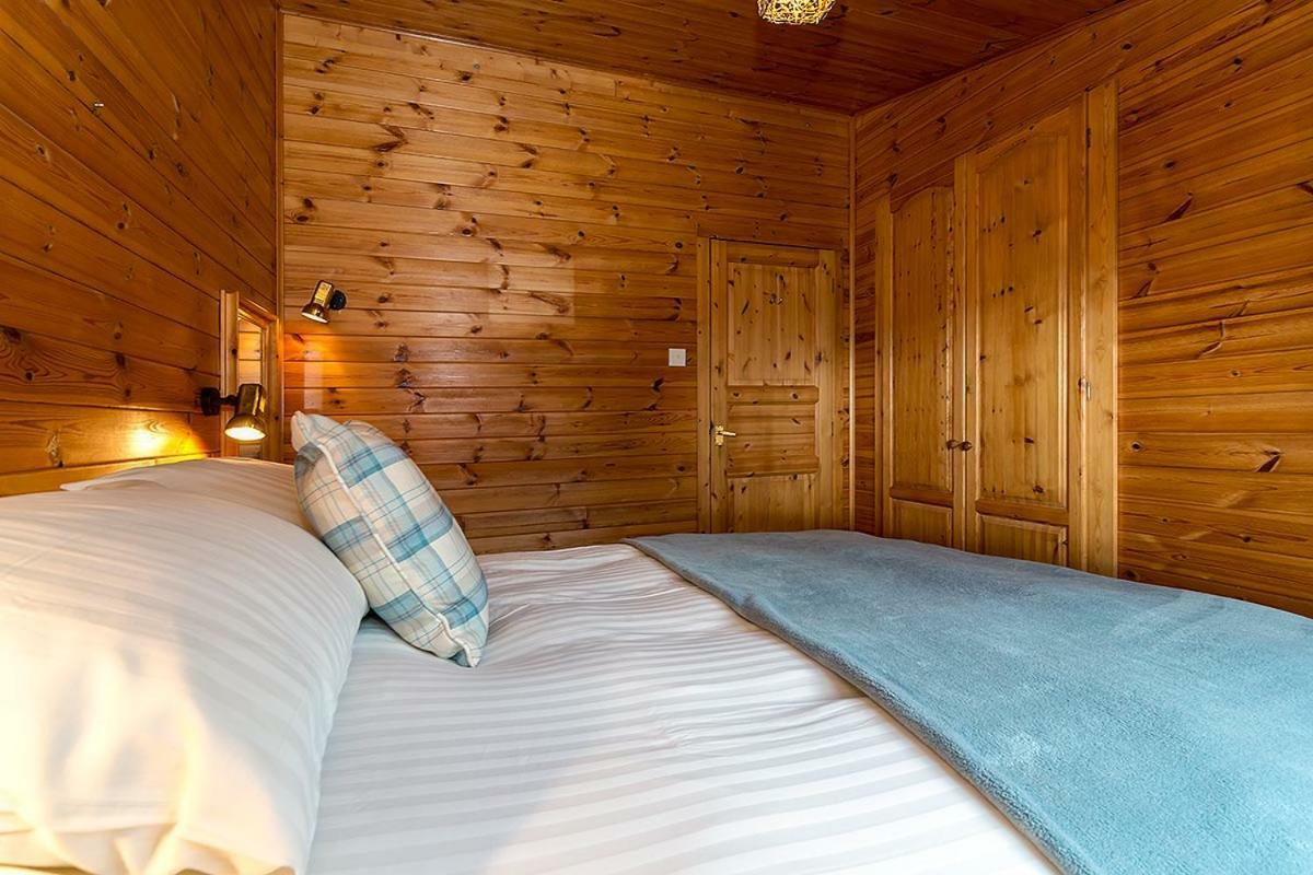 Lunga House Beach Lodges Craobh Haven Exteriör bild